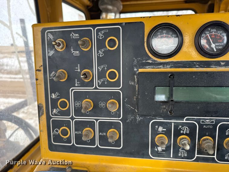 image for item FB0655 2001 Vermeer T758TR trencher