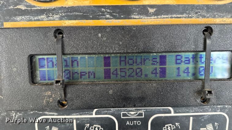 image for item FB0655 2001 Vermeer T758TR trencher