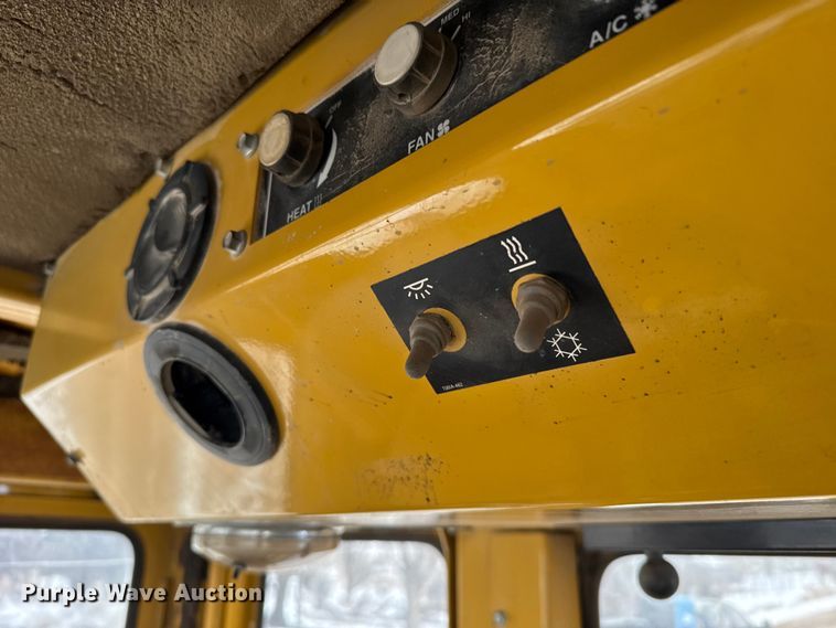 image for item FB0655 2001 Vermeer T758TR trencher