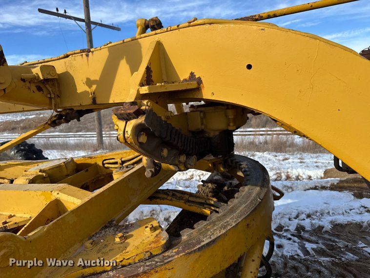 image for item FB0656 1968 Caterpillar 12F motor grader