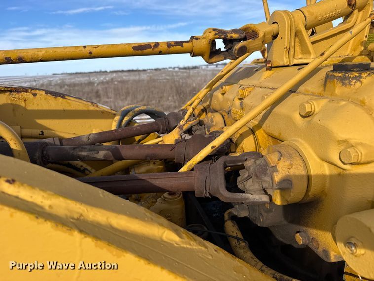 image for item FB0656 1968 Caterpillar 12F motor grader