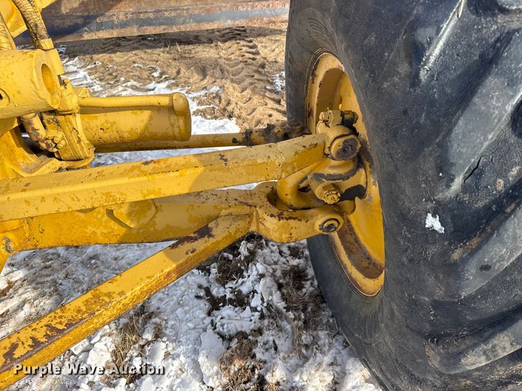 image for item FB0656 1968 Caterpillar 12F motor grader