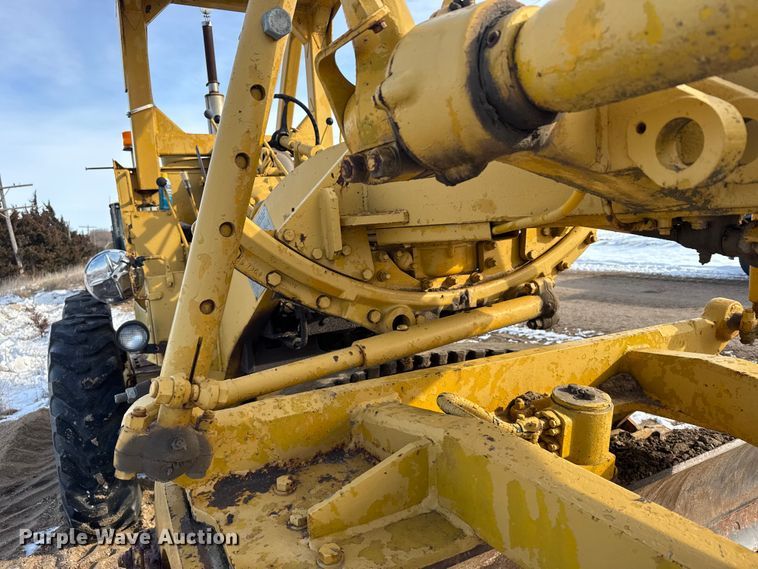 image for item FB0656 1968 Caterpillar 12F motor grader