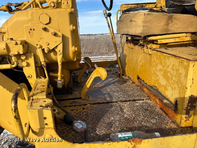 image for item FB0656 1968 Caterpillar 12F motor grader