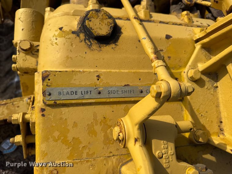 image for item FB0656 1968 Caterpillar 12F motor grader