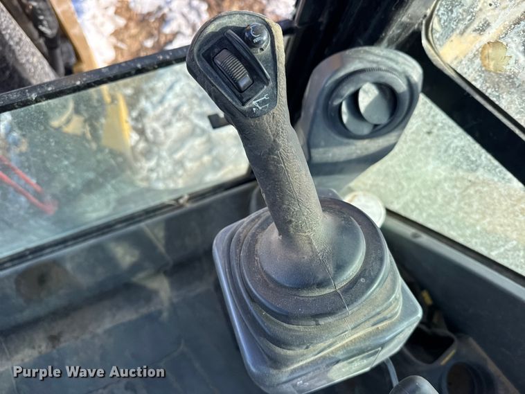 image for item FB0657 2017 Caterpillar 420F2 IT backhoe