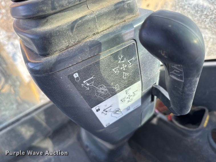 image for item FB0657 2017 Caterpillar 420F2 IT backhoe