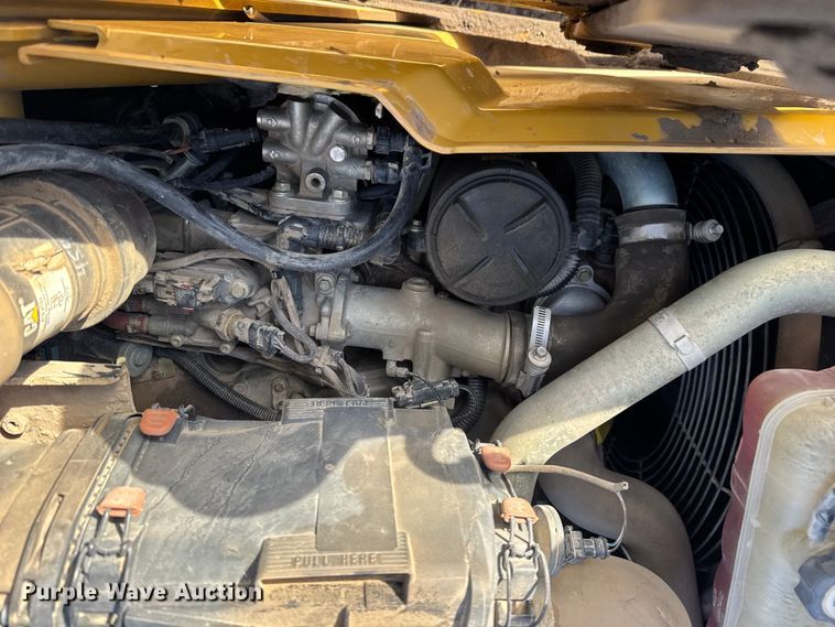 image for item FB0657 2017 Caterpillar 420F2 IT backhoe