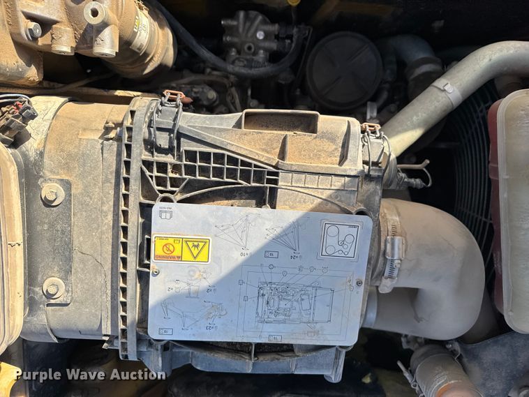 image for item FB0657 2017 Caterpillar 420F2 IT backhoe