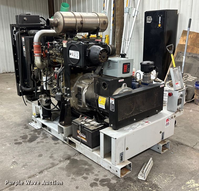 image for item FB2966 Boss 4040 generator