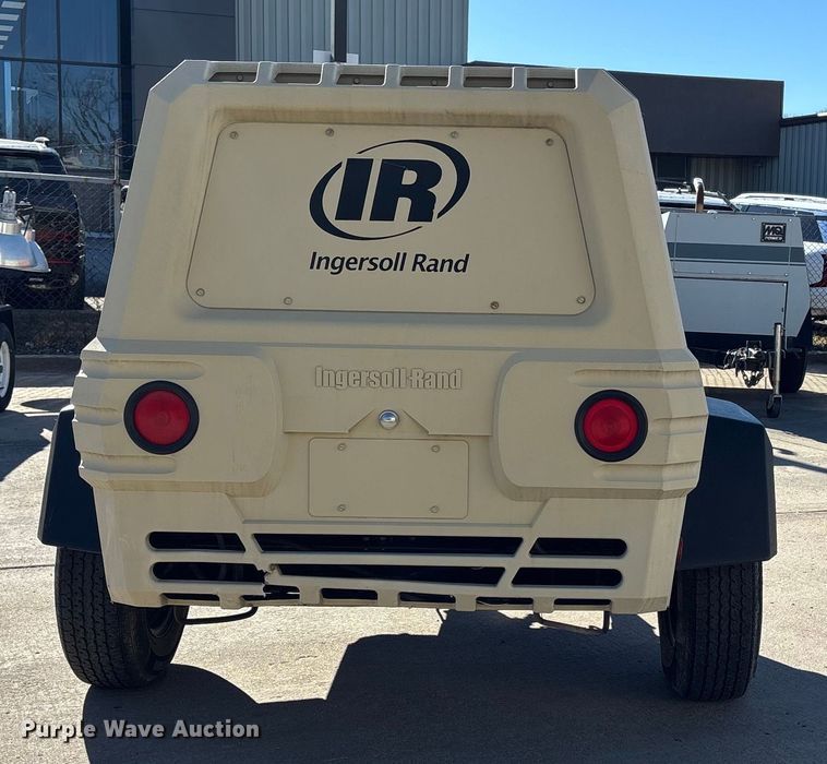 image for item FB3475 2010 Doosan IPI8OWUD-T4I air compressor