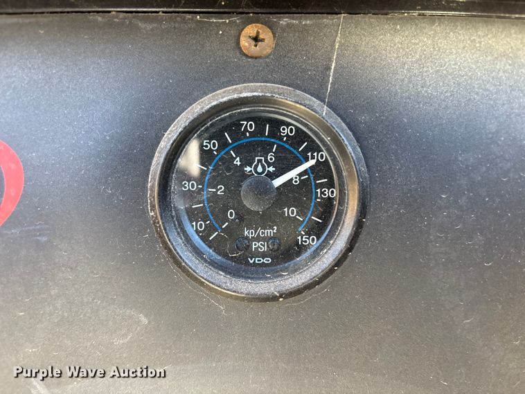 image for item FB3475 2010 Doosan IPI8OWUD-T4I air compressor