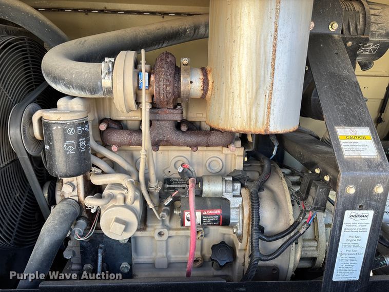 image for item FB3475 2010 Doosan IPI8OWUD-T4I air compressor