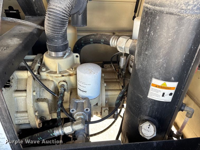 image for item FB3475 2010 Doosan IPI8OWUD-T4I air compressor