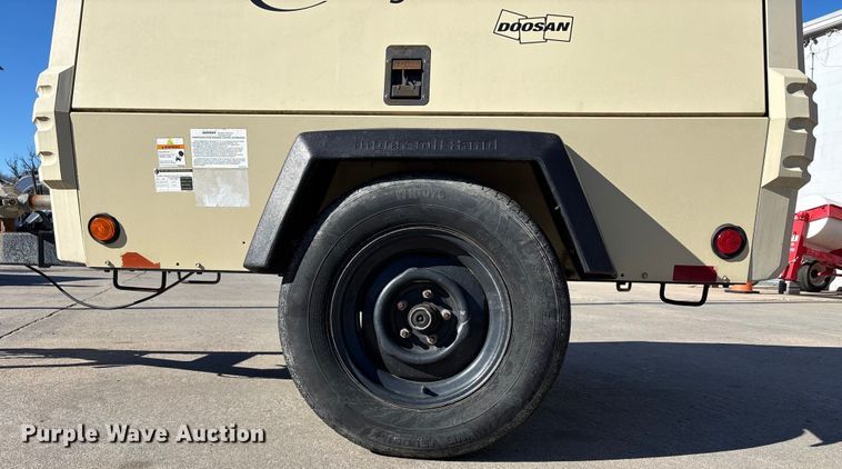 image for item FB3475 2010 Doosan IPI8OWUD-T4I air compressor