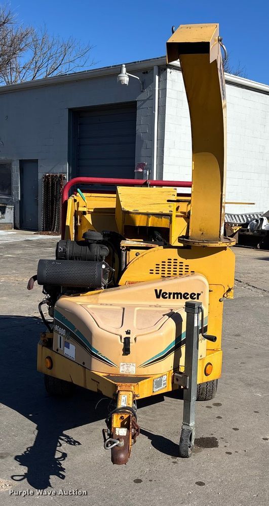 image for item FB3476 2006 Vermeer BC600xl wood chipper