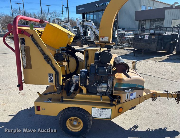 image for item FB3476 2006 Vermeer BC600xl wood chipper
