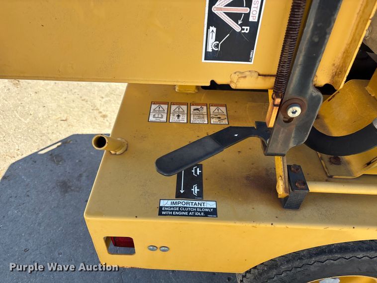 image for item FB3476 2006 Vermeer BC600xl wood chipper