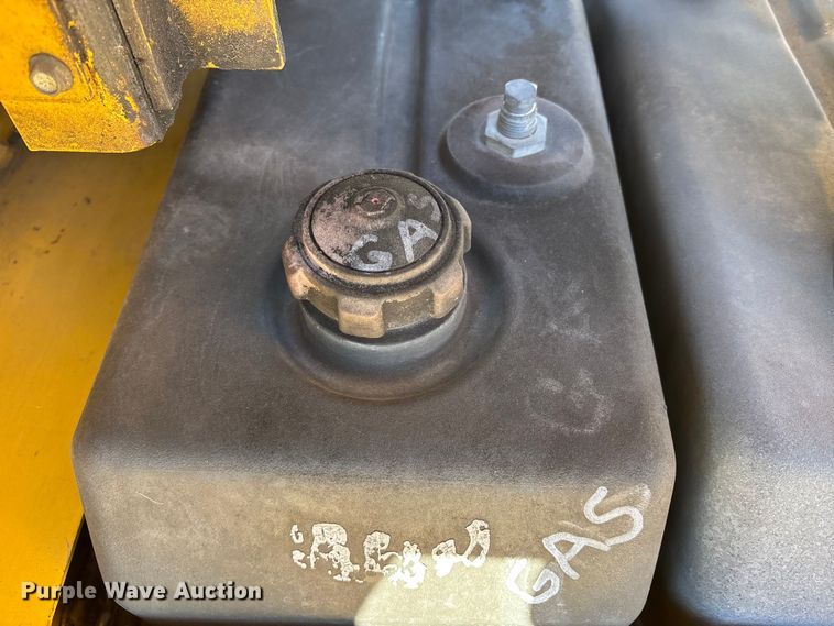 image for item FB3476 2006 Vermeer BC600xl wood chipper