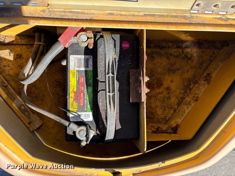 image for item FB3476 2006 Vermeer BC600xl wood chipper