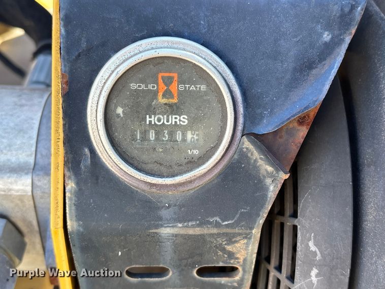 image for item FB3476 2006 Vermeer BC600xl wood chipper