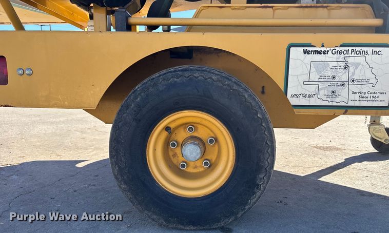 image for item FB3476 2006 Vermeer BC600xl wood chipper