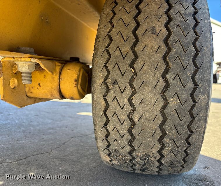 image for item FB3476 2006 Vermeer BC600xl wood chipper