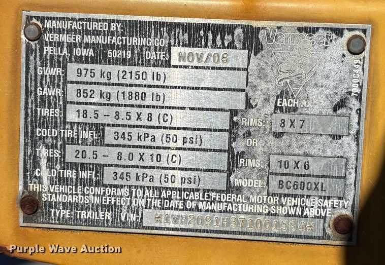 image for item FB3476 2006 Vermeer BC600xl wood chipper