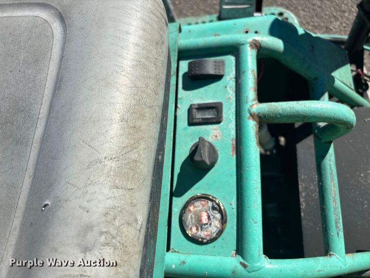 image for item FB5467 2017 Multiquip HHNG5 power trowel