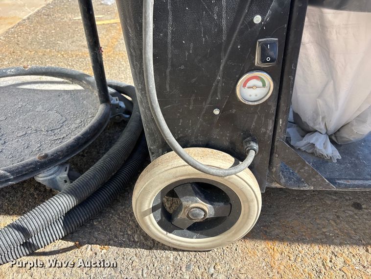 image for item FB5473 (3) dust extractors