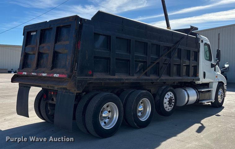 image for item FG0017 2013 Freightliner Cascadia dump truck