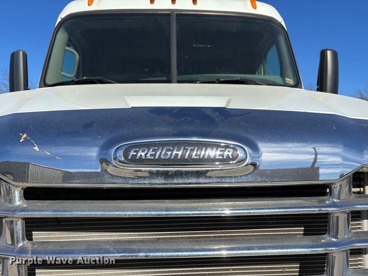 image for item FG0017 2013 Freightliner Cascadia dump truck