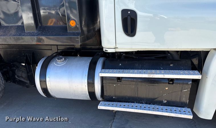 image for item FG0017 2013 Freightliner Cascadia dump truck