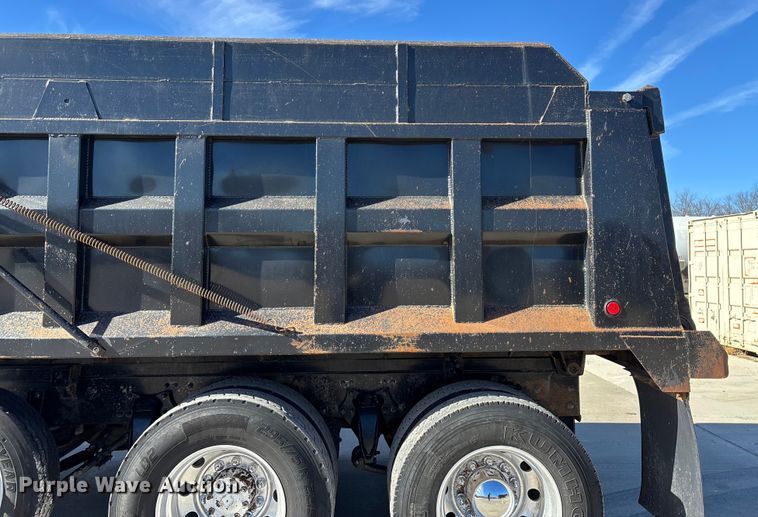 image for item FG0017 2013 Freightliner Cascadia dump truck