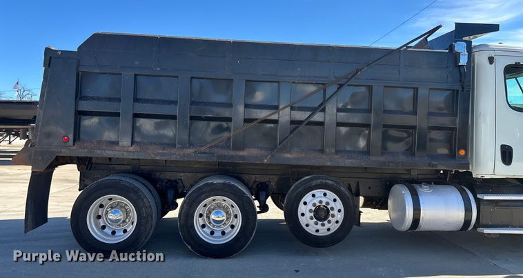 image for item FG0017 2013 Freightliner Cascadia dump truck