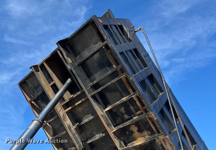 image for item FG0017 2013 Freightliner Cascadia dump truck