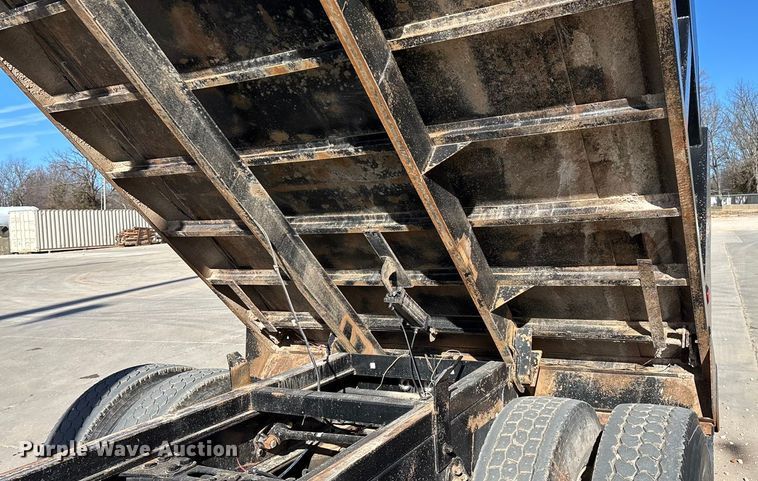 image for item FG0017 2013 Freightliner Cascadia dump truck