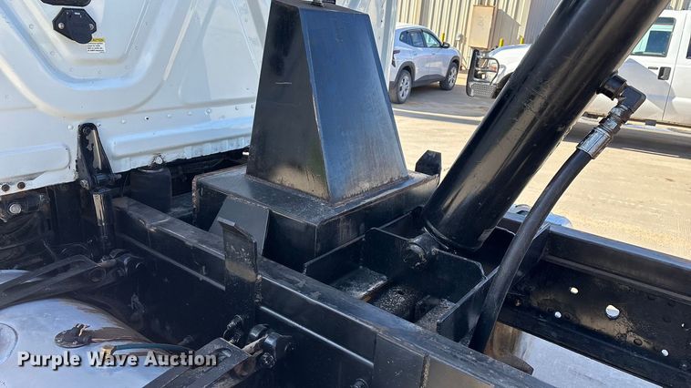 image for item FG0017 2013 Freightliner Cascadia dump truck