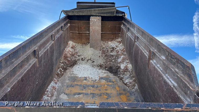 image for item FG0017 2013 Freightliner Cascadia dump truck