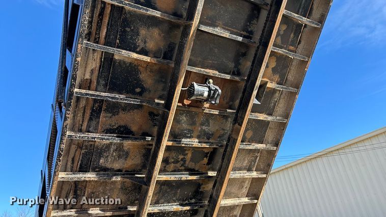 image for item FG0017 2013 Freightliner Cascadia dump truck