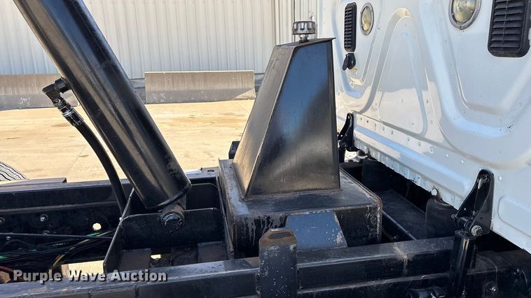 image for item FG0017 2013 Freightliner Cascadia dump truck