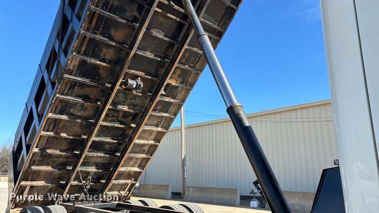 image for item FG0017 2013 Freightliner Cascadia dump truck