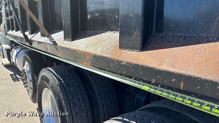 image for item FG0017 2013 Freightliner Cascadia dump truck