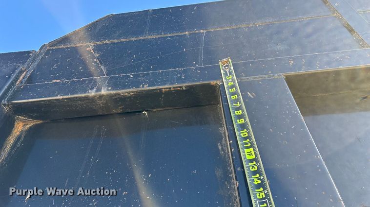 image for item FG0017 2013 Freightliner Cascadia dump truck