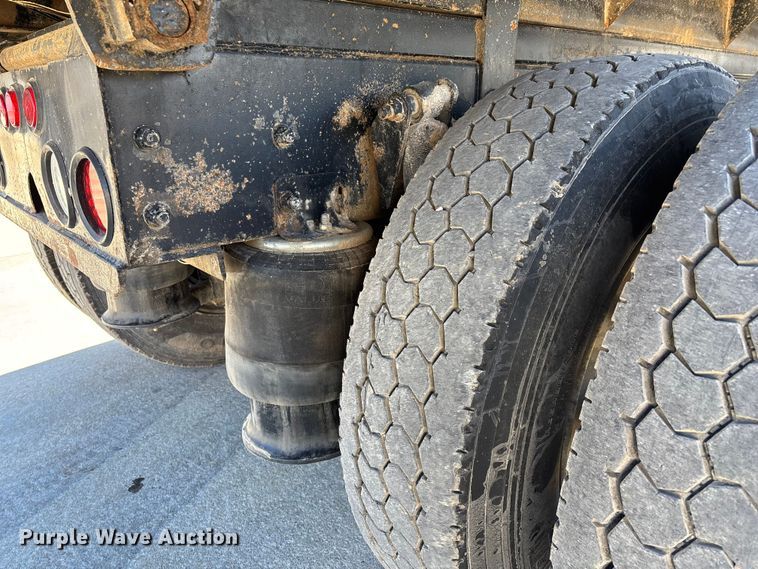 image for item FG0017 2013 Freightliner Cascadia dump truck