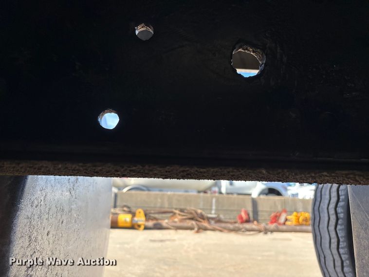 image for item FG0017 2013 Freightliner Cascadia dump truck