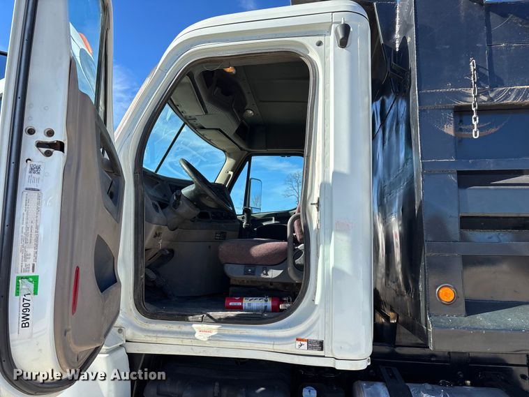 image for item FG0017 2013 Freightliner Cascadia dump truck