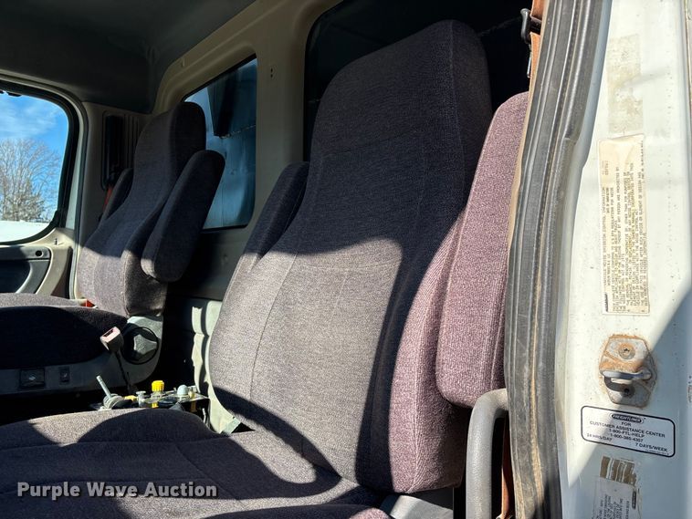 image for item FG0017 2013 Freightliner Cascadia dump truck