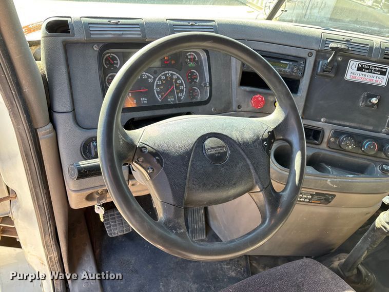 image for item FG0017 2013 Freightliner Cascadia dump truck