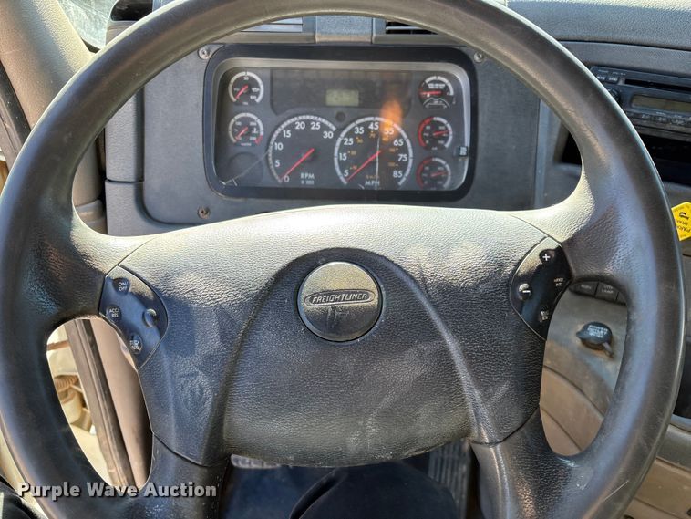 image for item FG0017 2013 Freightliner Cascadia dump truck